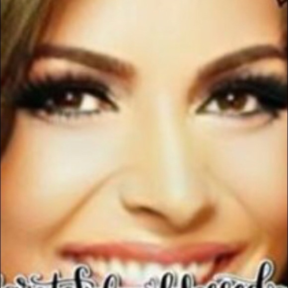 Meet your Posher, Donna - Picture 2 of 2